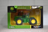 Ertl John Deere 7520 4WD Tractor, Collectors Edition, 1/32nd scale, in box