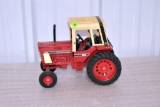 Ertl International 1086 Tractor with cab, 1/16th