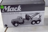 1st Gear 1960 Mack B-61 Tow Truck, in box