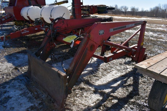 Farmhand F235 Hydraulic Loader, Quick Attach Plate