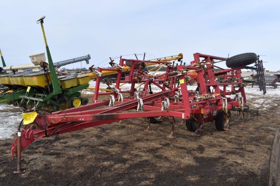Wil-Rich 3400 Field Cultivator, 20.5', 4 Bar Spr
