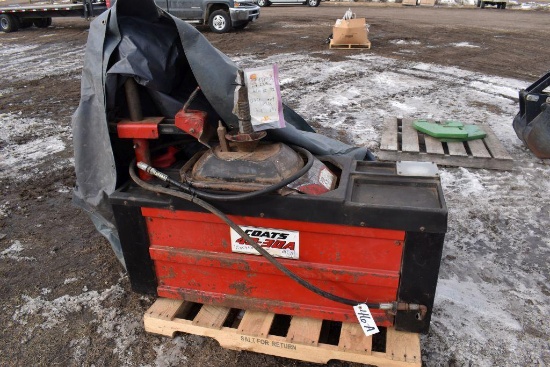 Coats 4030 Tire Changer, Everything Works