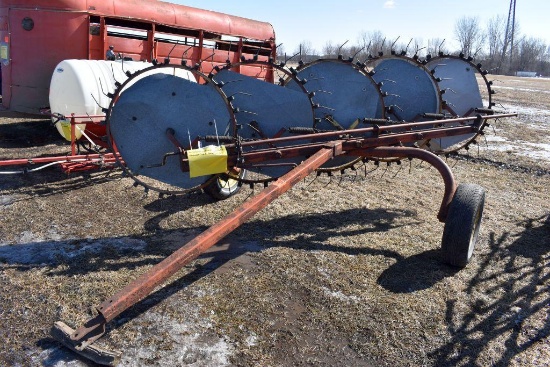 Farmhand 5 Wheel Hay Rake, Manual Crank, New Teet