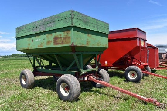 Parker 300 Bushel Gravity Flow Wagon, H&S 10 Ton Gear