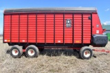 Meyers TSS 4620 Forage Chopper Box, Meyers 15 Ton Tandem Running Gear, Roof, 3 Beaters,