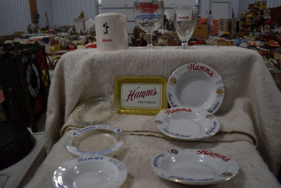 Hamm's Bank,Glasses,Tip Tray and (6) Ash Trays