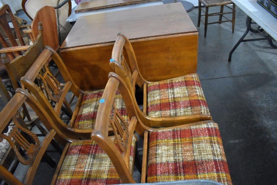 Duncan Phyfe Wooden Table With Leaf and 5 Chairs