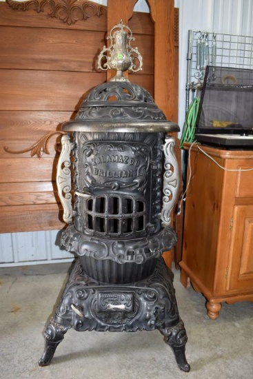Kalamazoo Brilliant Potbelly Parlor Stove w/Finyal