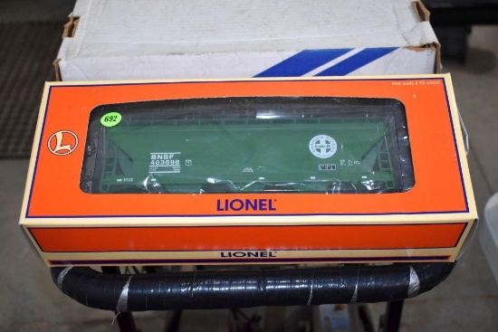 Lionel BNSF ACF 3-Bay Covered Hopper