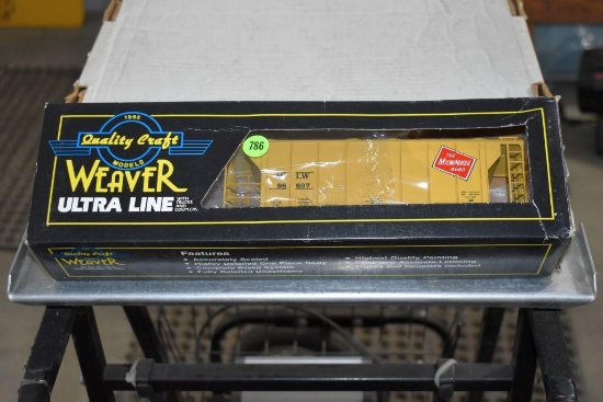 Weaver Milwaukee Road PS-2 Covered Hopper
