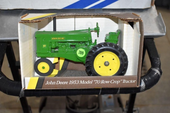 Ertl JD 70 Row Crop 1/16 Scale W/box
