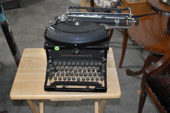 Vintage Underwood Type Writer
