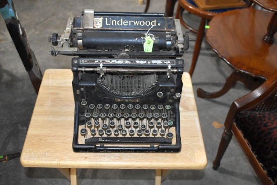 Vintage Underwood Type Writer