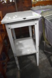 Enamel Stand