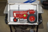 Ertl Farmall 706 Tractor 1/16 Scale W/box