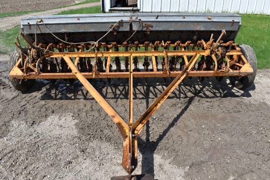 Minneapolis Moline 10' Grain Drill, Grass Seeder, 6" Spacing, Low Rubber, Manual Lift
