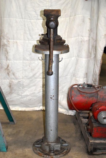 Bench Vise on Stand, 5" Jaw