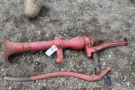 OshKosh No. 997 Vintage Well Pump