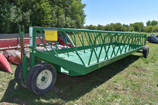 24' Arrow Front SI Schoessow Feeder Wagon