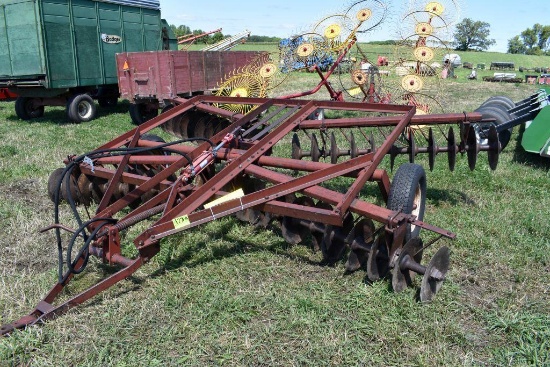 International 37 14' Disc, 2 Wheel Transport,