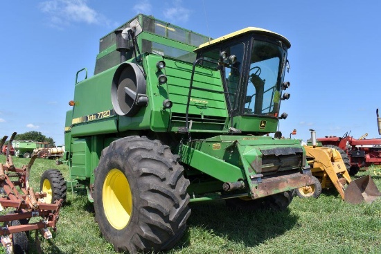 John Deere 7720 Turbo Combine, 5,201 Hours