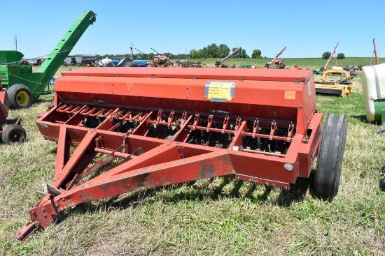 International 5100 12' Grain Drill with Grass
