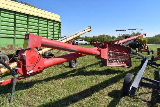 Wheatheart 10"x71' Swing Hopper, Hydraulic Lift,
