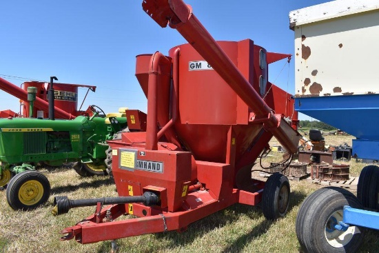 1995 Farmhand GM870 Mixer Mill, 540