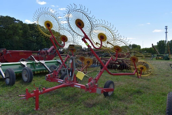 Tonutti 10 Wheel V Rake with Kicker Wheel