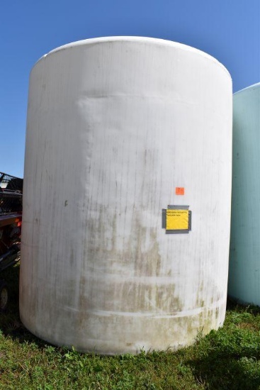 6000 Gallon Vertical Poly Tank With Valve