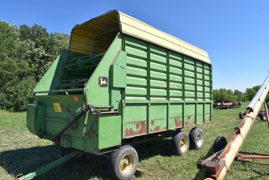 John Deere 716 Forage Box with 1275 John Deere
