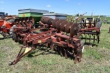 International 470 21' Tandem Disc, Scrapers
