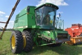 John Deere 9500 Combine, 2WD, 18.4x38 Duals, Insi