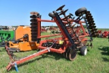 International 496 Tandem Disk, 22', Hydraulic Win
