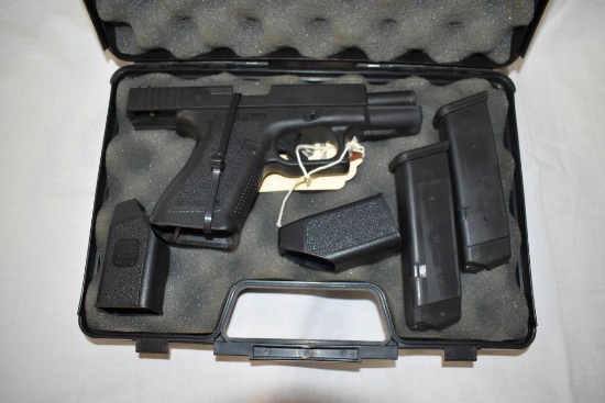 Glock 19 9x19 9 MM, 2 Magazines and Case, SN AGP052