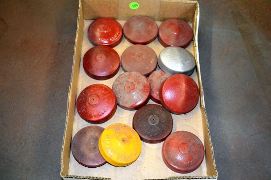 (14) International fuel caps
