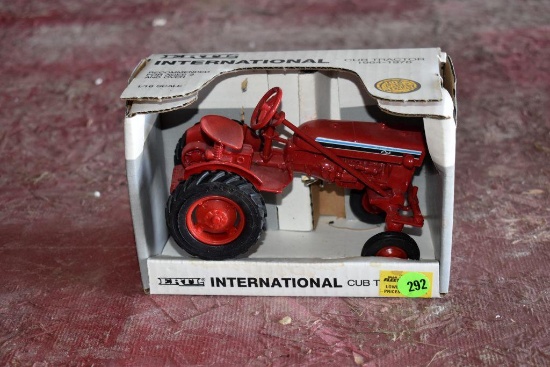 Ertl International Cub 1/16 Scale Model Tractor With Box