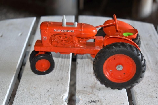 Ertl Allis Chalmer WD-45 1/16 Scale Model Tractor No Box