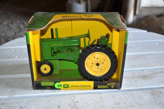 Ertl John Deere Model A 1/16 Scale Model Tractor With Box