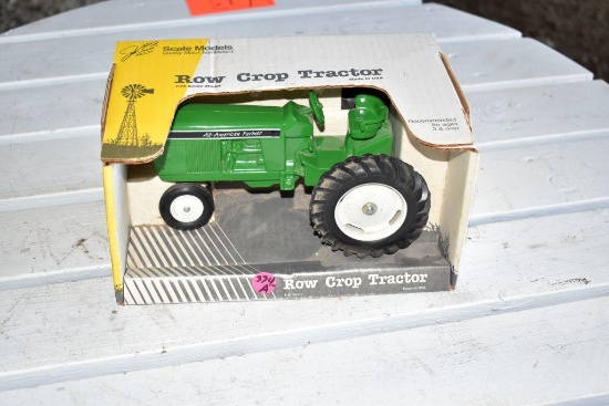 Scale Models All American Farmer 1/16 Scale Model Tractor With box
