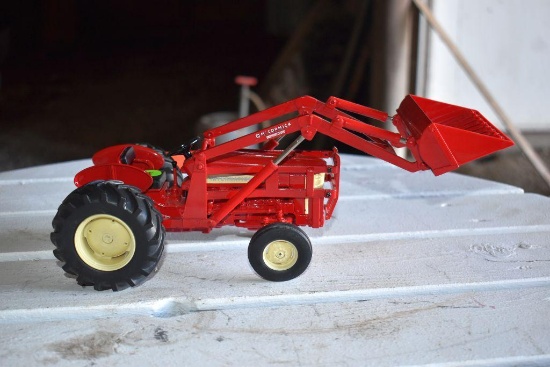 Ertl IH 350 Utility With #50 McCormick Loader 1/16 Scale Model Tractor, No Box