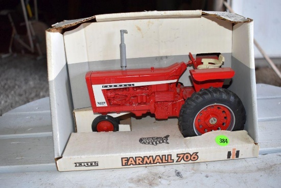 Ertl Farmall 706 1/16 Scale Model Tractor With Box