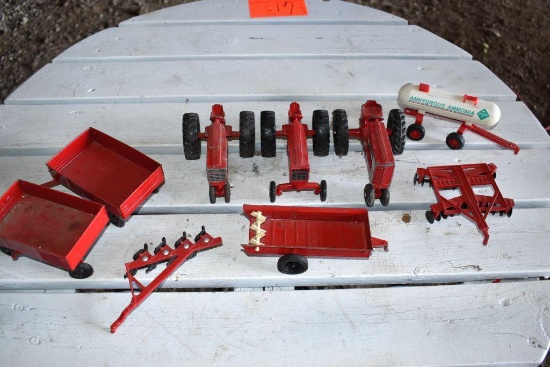 IH Ertl 656 1/32 Scale, (2) 1/32 Scale IH Tractors, Ertl Wagon, Spreader, Disc