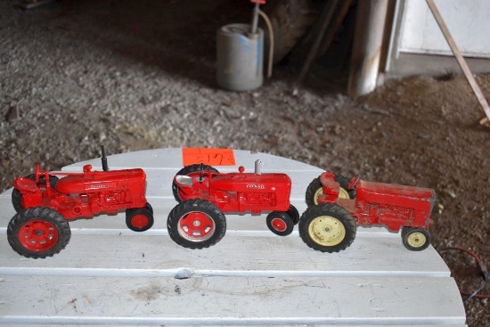 Ertl Farmall H, Farmall M, IH Toy Tractor