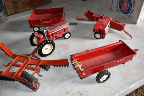 (5) 1/16 Ertl Farm Toy All With Paint Loss Or Damage