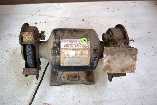 Bench mount double wheel grinder