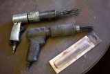 Two Northern Industrial air needle scalers with extra bits