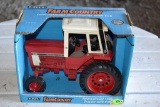 Ertl IH 1586 1/16 Scale Model Tractor With Box