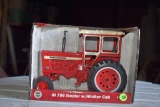 Ertl IH 756 With Hiniker Cab 1/16 Scale Model Tractor With Box