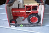 Ertl International 856 1/16 Scale Model Tractor With Box